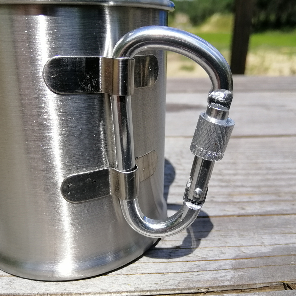 кружка з карабіном